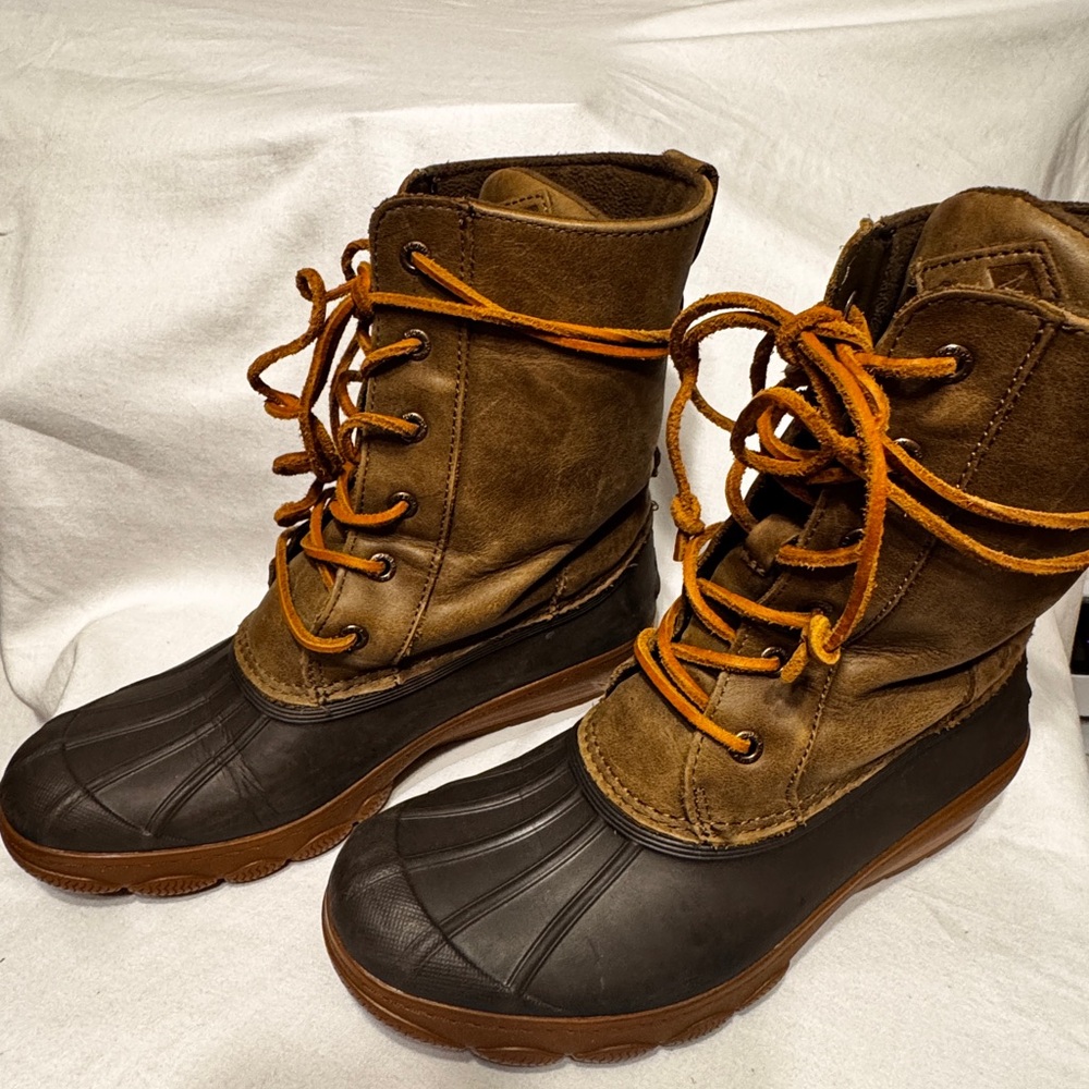 Sperry Brown and Black Winter Boots